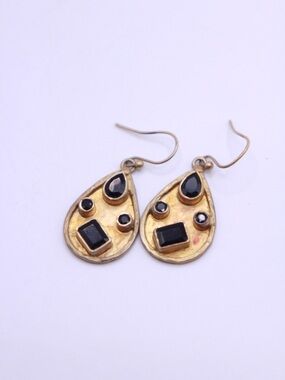 Vintage 925 Gold Vermeil Teardrop Earrings with Black Onyx Gem stones
